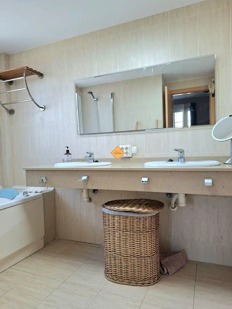 Baño de Casa o chalet en venta en Paterna con Aire acondicionado, Calefacción y Jardín privado