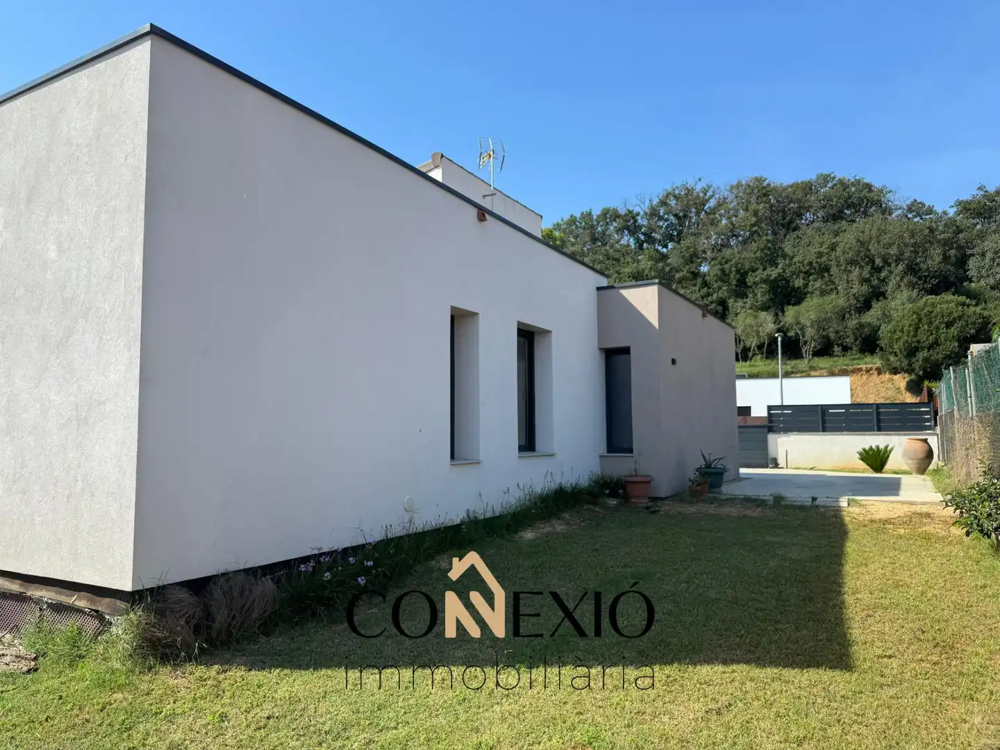 Vista exterior de Casa o chalet en venta en Medinyà con Aire acondicionado, Calefacción y Jardín privado