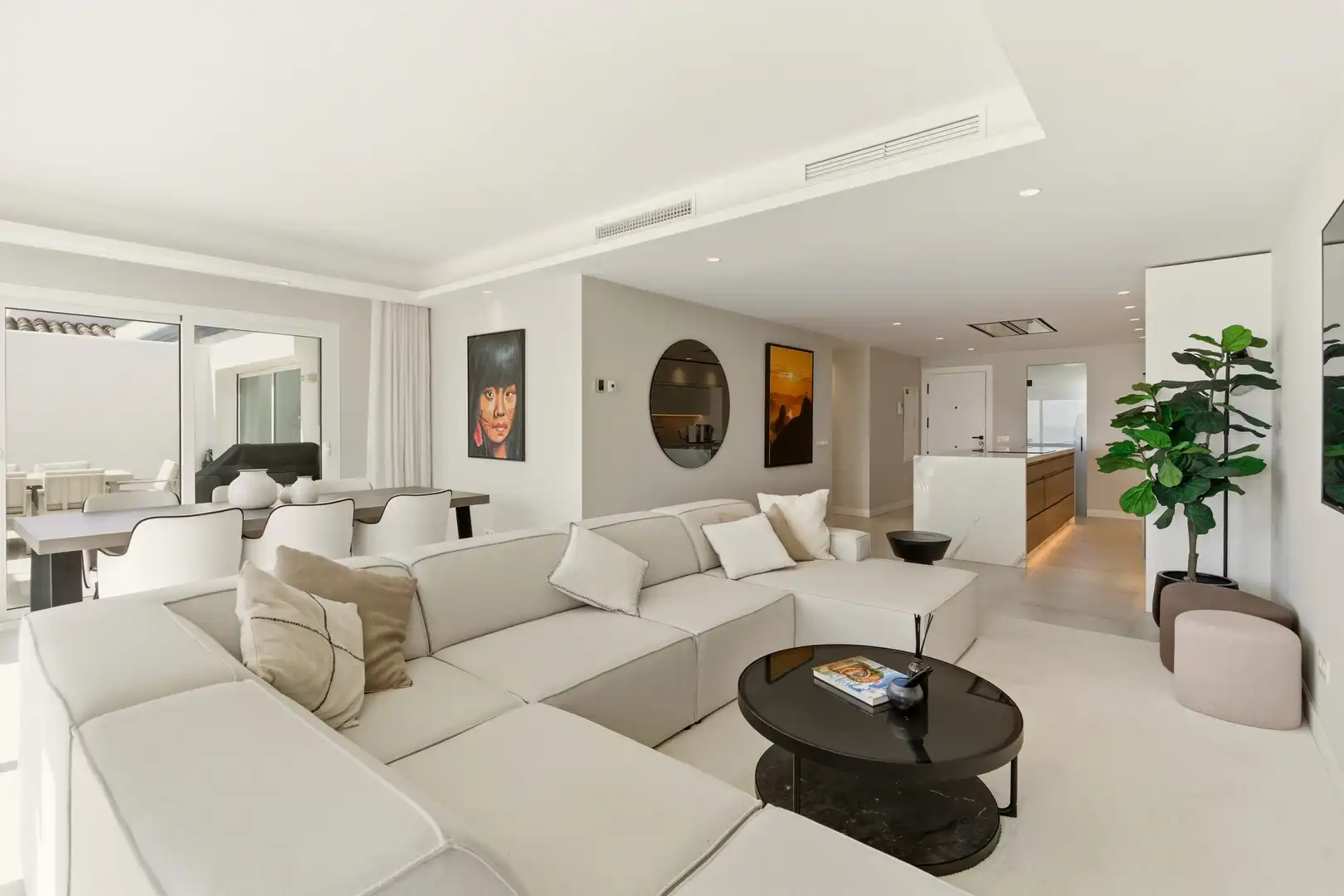 Living room of Attic for sale in Estepona  with Air Conditioner, Terrace and Swimming Pool