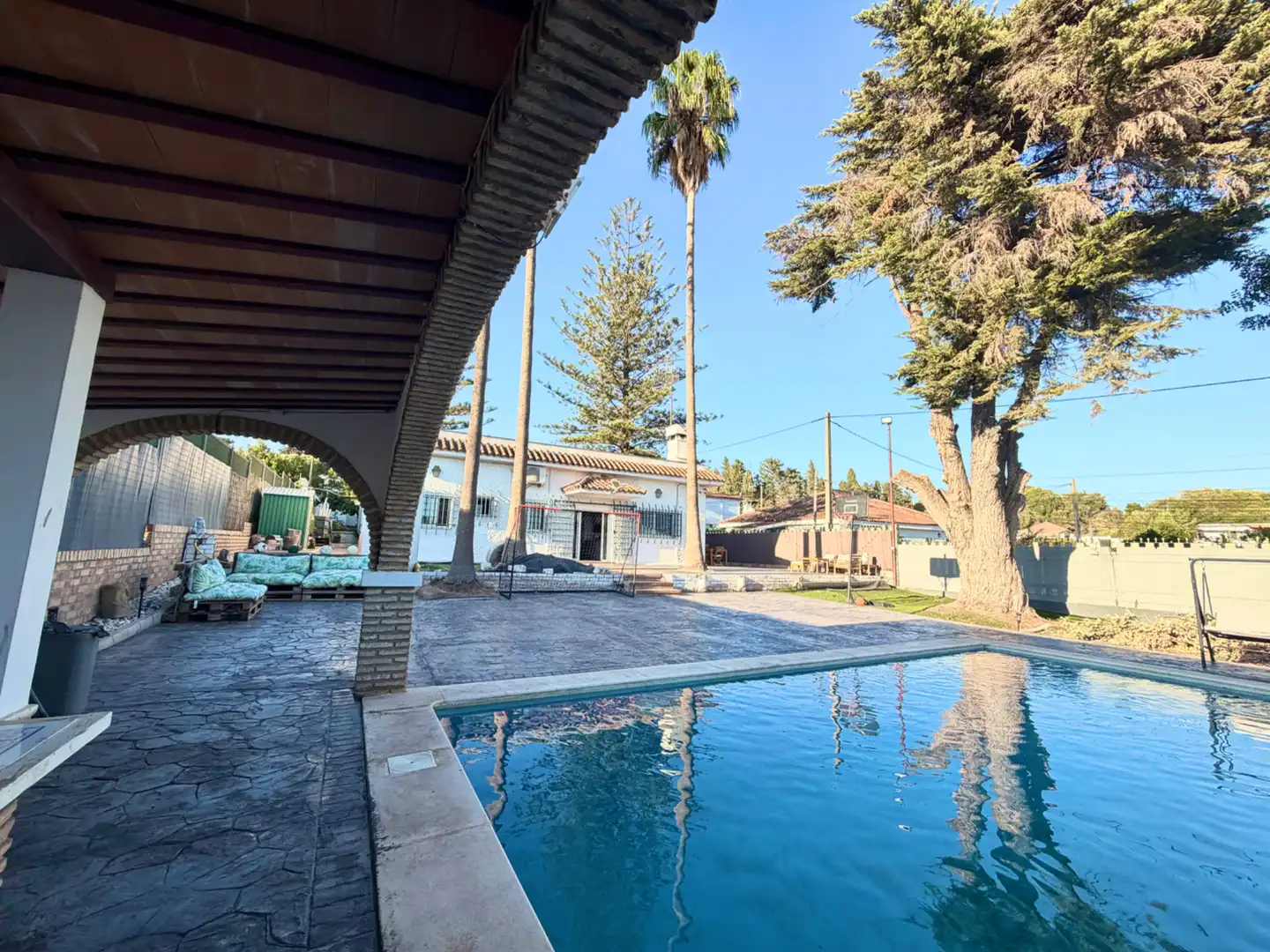 Chalet con piscina en venta en El Juncal - Vallealto, imagen 3