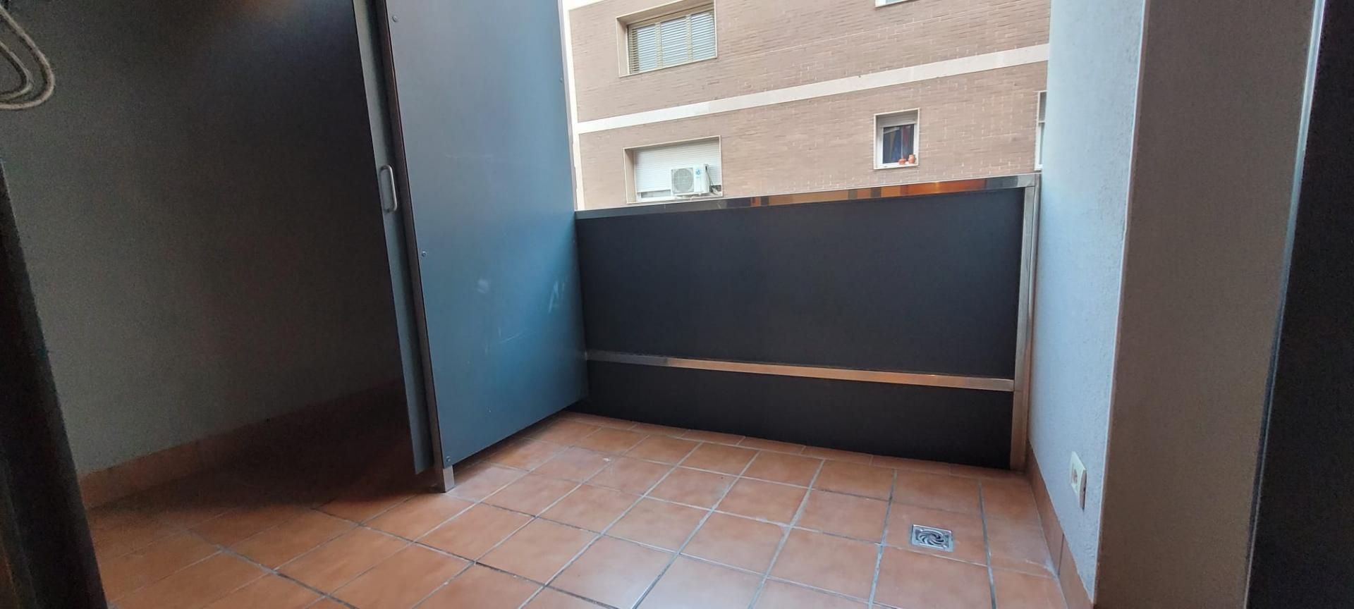 Terrassa de Pis de lloguer en Terrassa amb Forn i Balcó