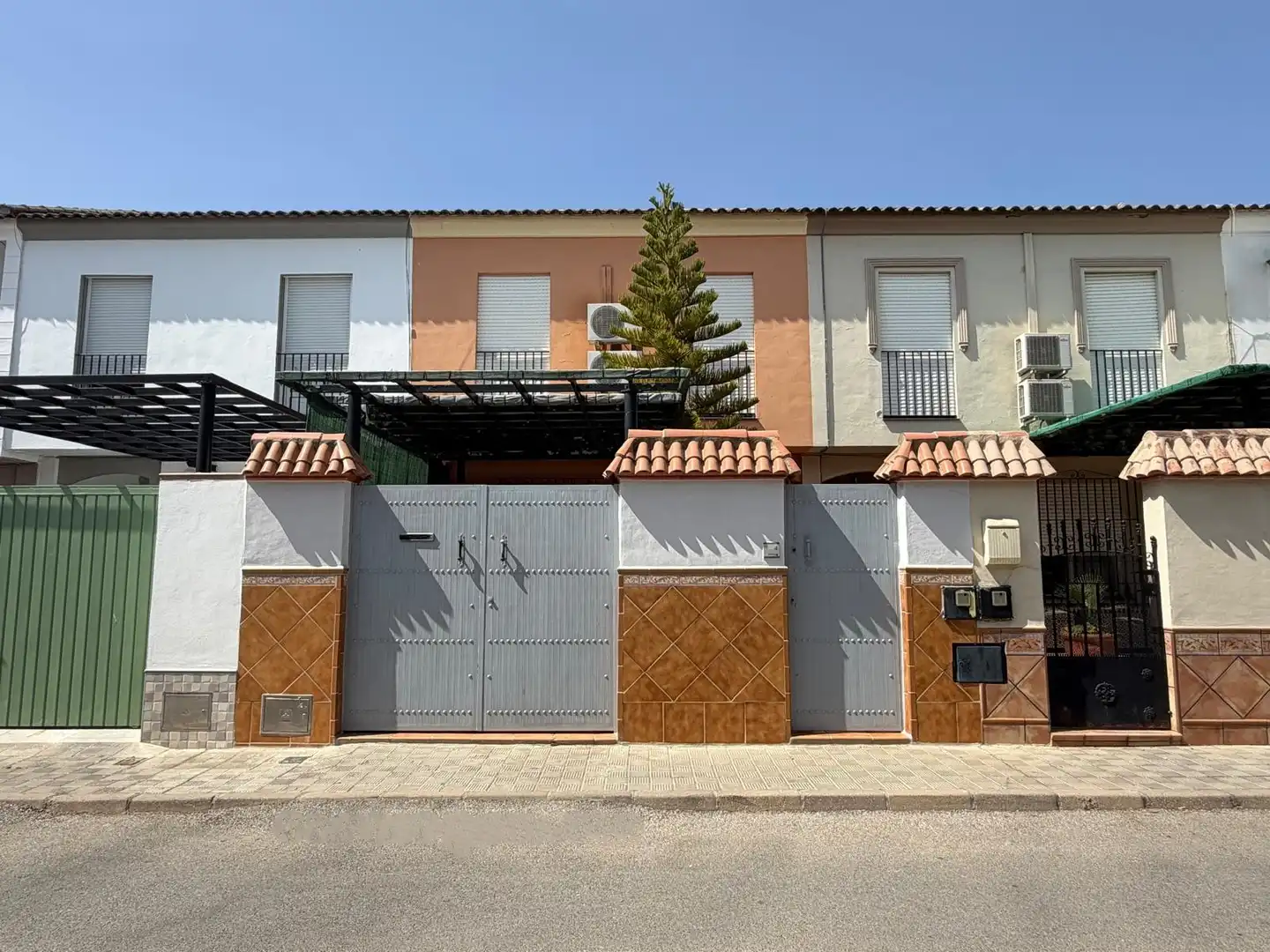 Adossat amb terrassa en venda a Calle Pinar de los Pájaros, imagen 2