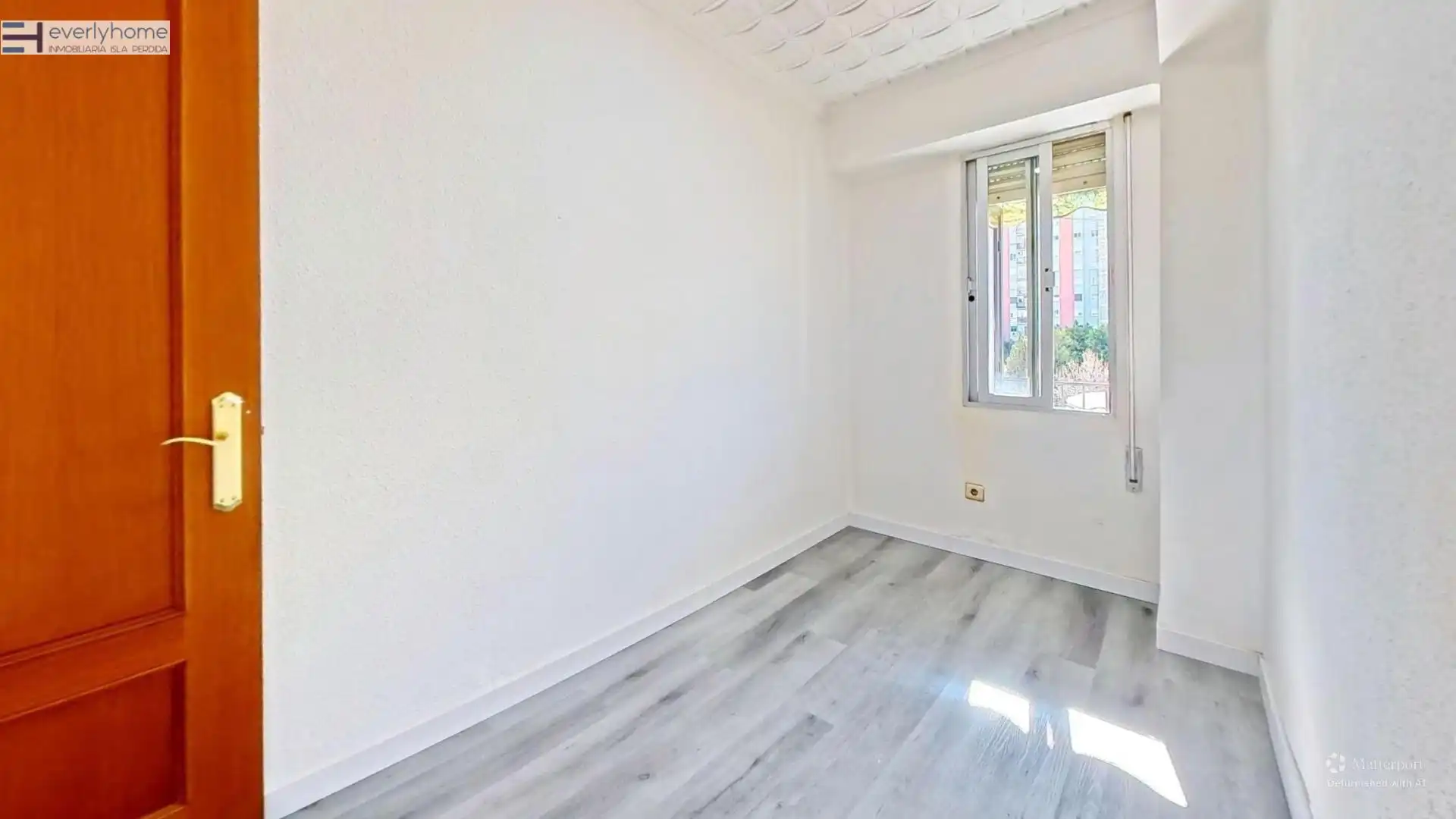 Habitación de Piso en venta en Valencia con Balcón