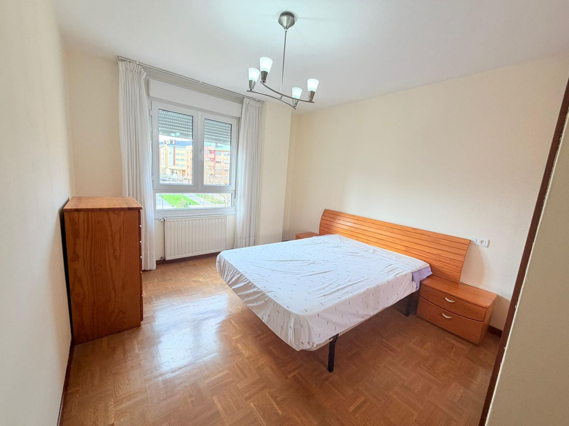 Bedroom of Flat for rent in Oviedo   with Terrace