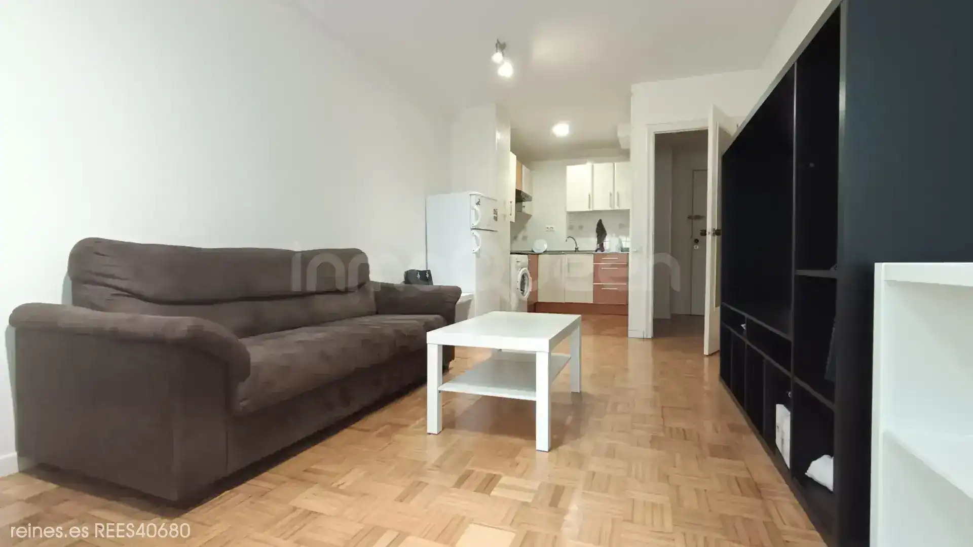 Sala d'estar de Pis de lloguer en Oviedo  amb Terrassa i Moblat