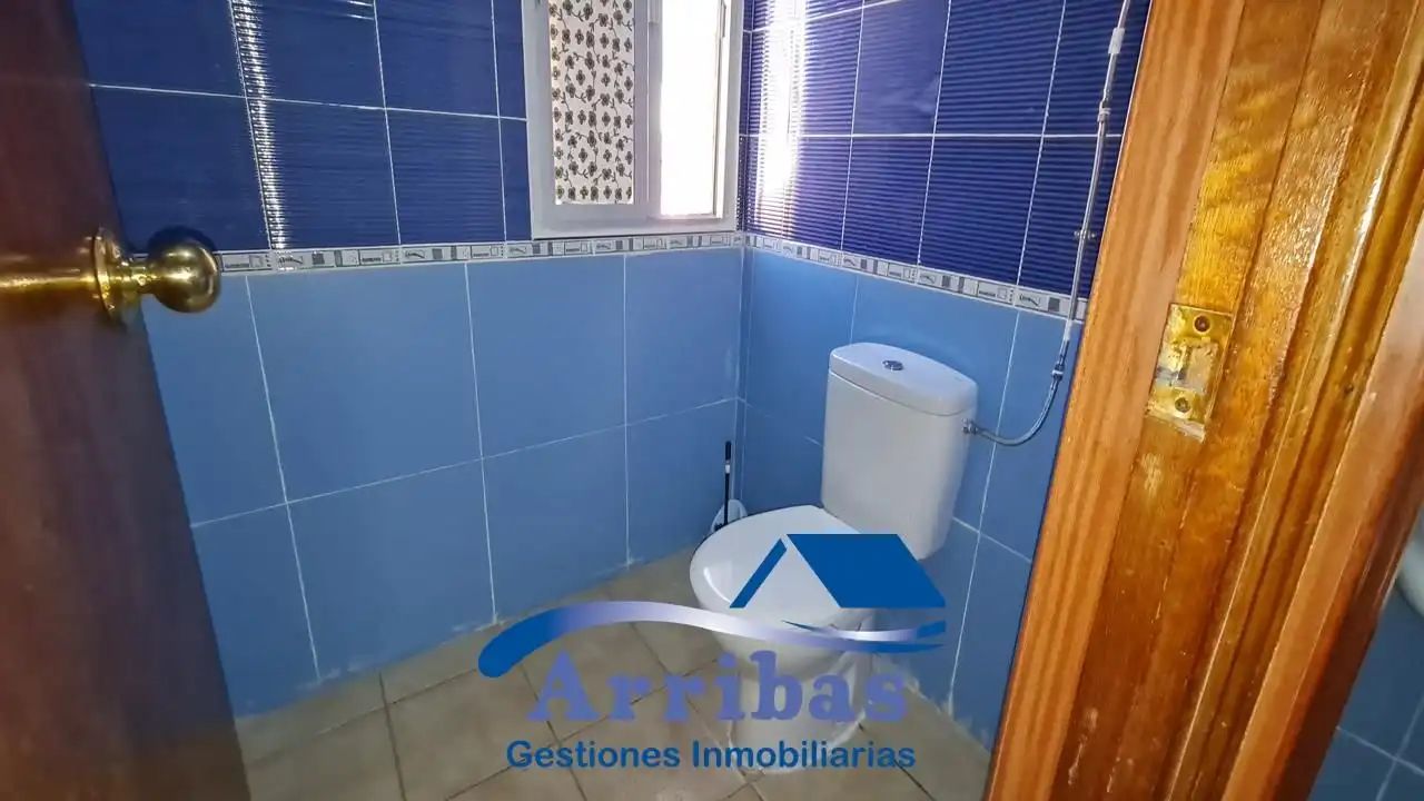 Baño de Local en venta en Escalona con Aire acondicionado y Calefacción