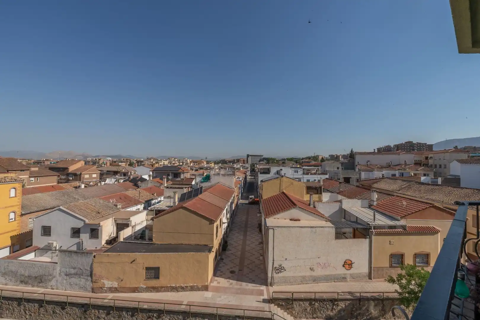 Exterior view of Flat for sale in Granada  with Air Conditioner, Terrace and Alarm