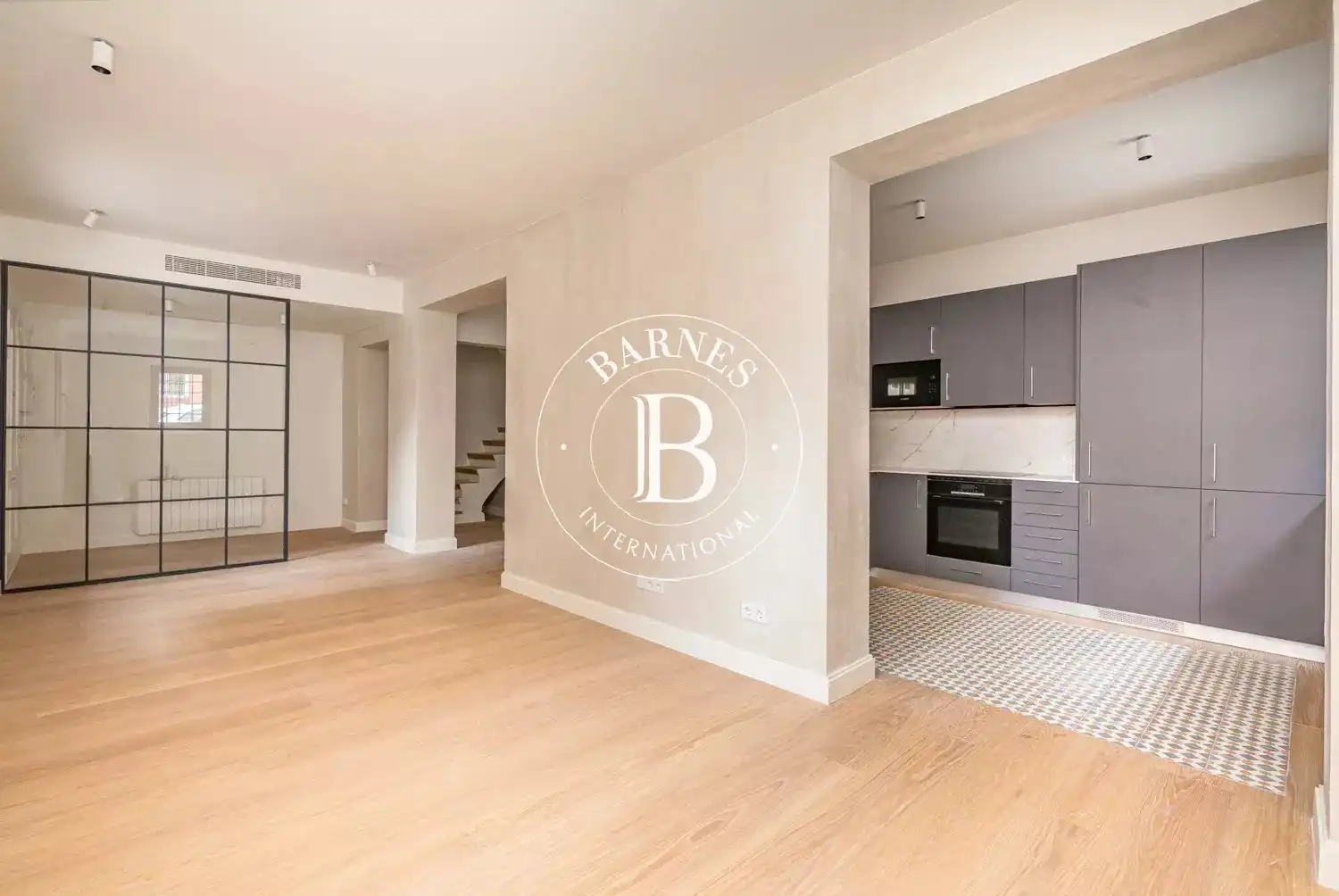 Maisonette zum Verkauf in  Madrid Capital mit Klimaanlage, Heizung und Terrasse