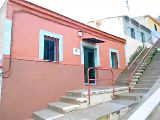 Vista exterior de Casa adosada en venda en Puertollano