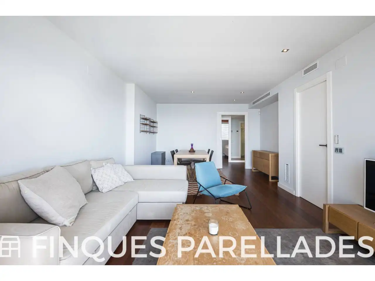 Living room of Flat for sale in Sitges  with Air Conditioner, Heating and Parquet flooring