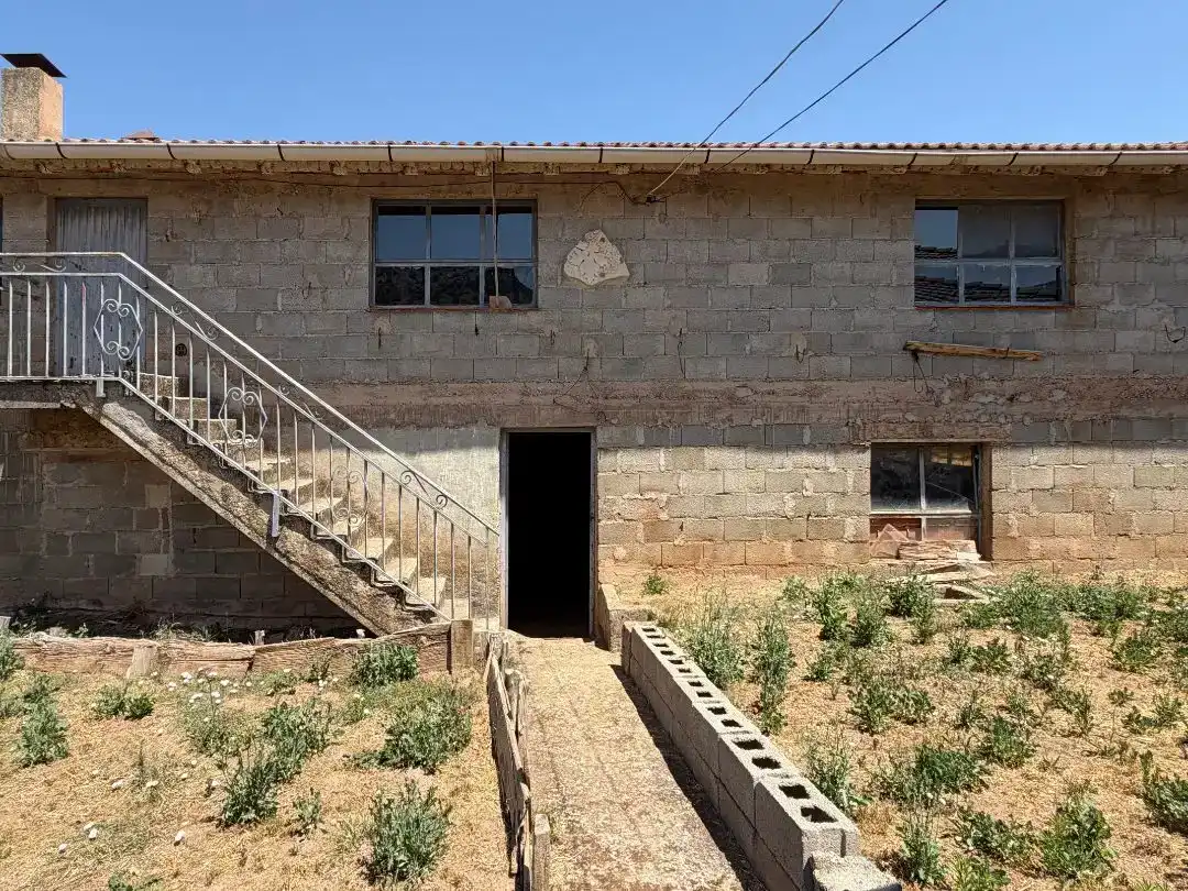 Vista exterior de Piso en venta en Contreras con Jardín privado y Amueblado