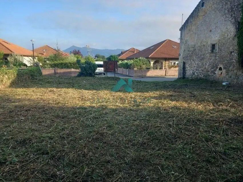 Terreno residencial en venta en Bárcena de Cicero