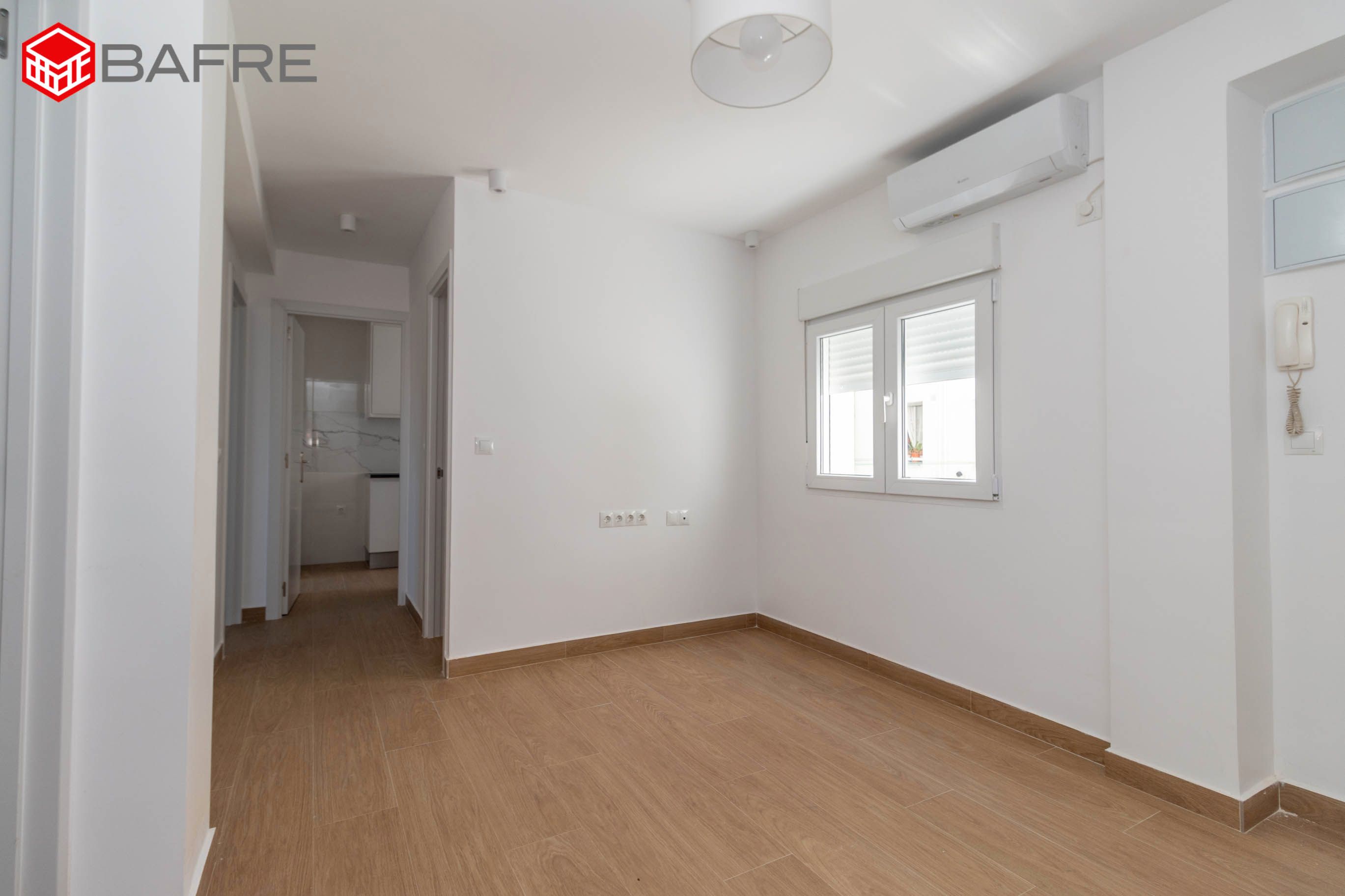 Bedroom of Flat for sale in  Madrid Capital  with Air Conditioner and Balcony