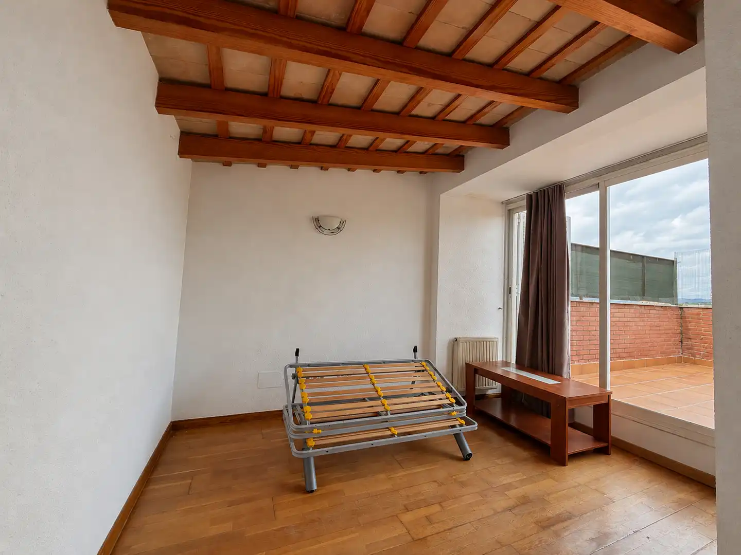 Dormitori de Àtic en venda en Girona amb Aire condicionat, Calefacció i Parquet