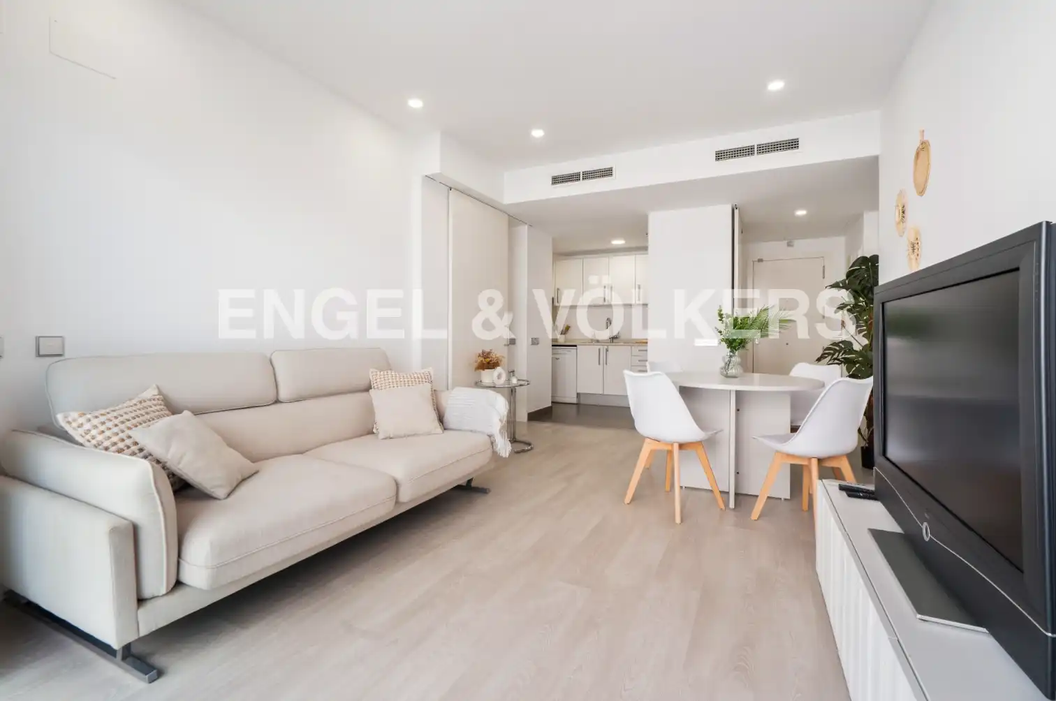 Living room of Flat for rent in Barcelona  with Air Conditioner, Heating and Parquet flooring