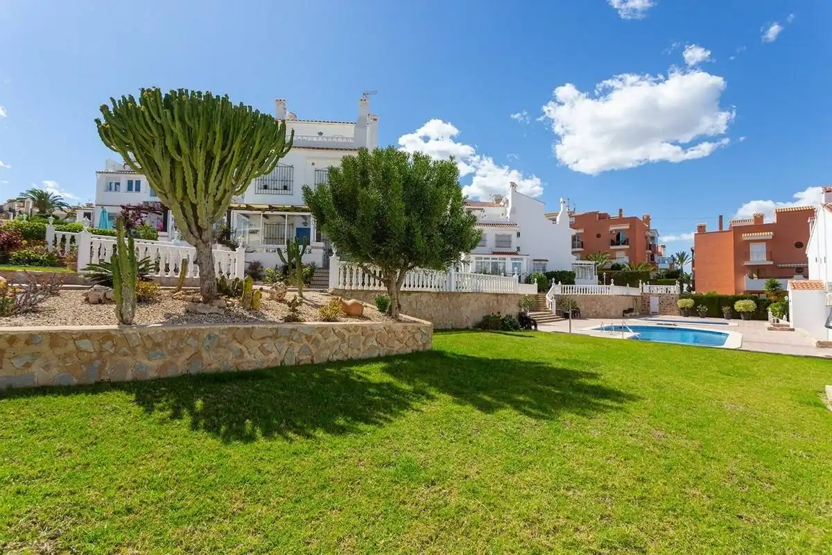 Garden of Houses for sale in Torrevieja  with Air Conditioner, Heating and Private garden