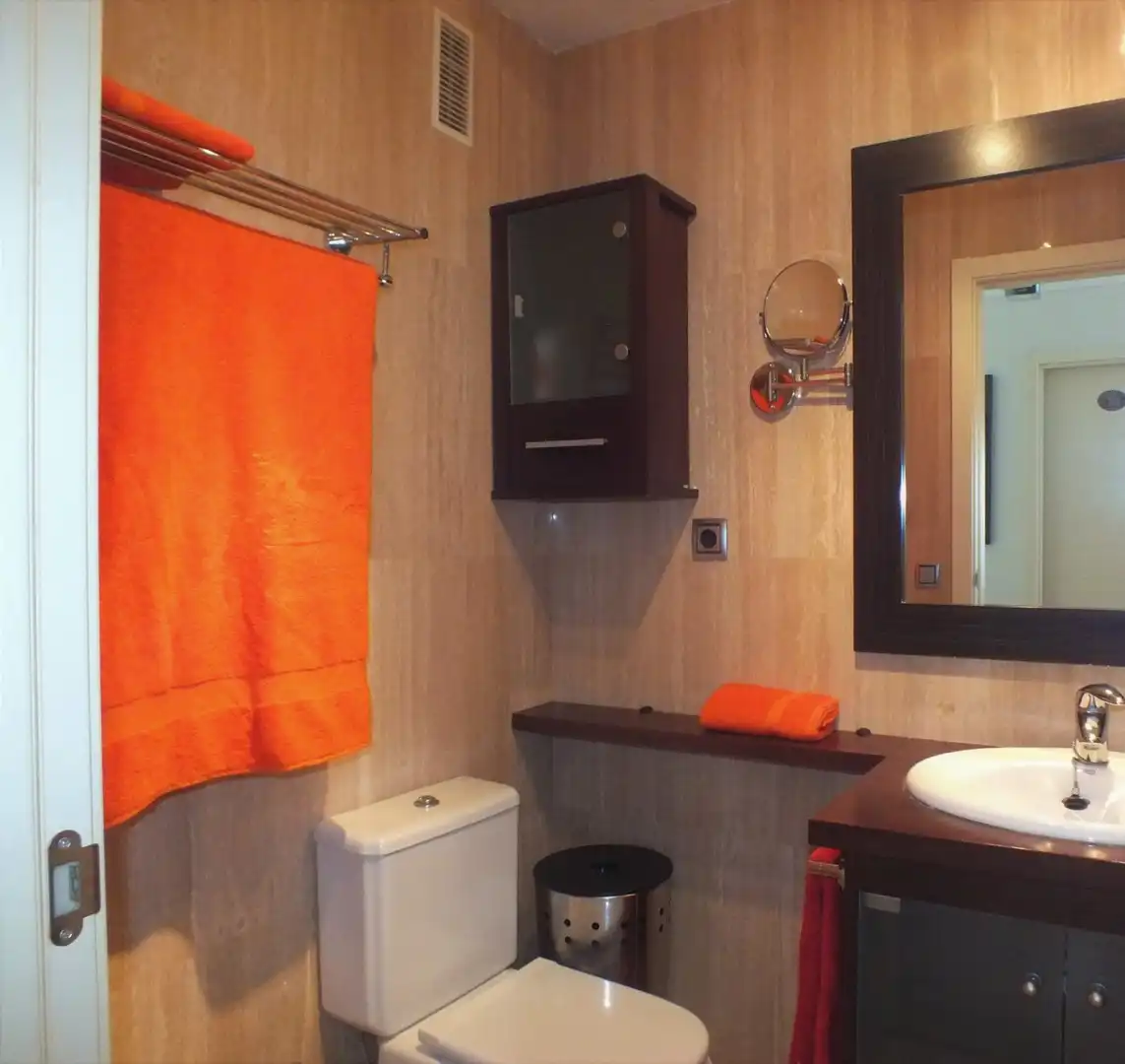 Badezimmer von Wohnung zum Verkauf in Las Palmas de Gran Canaria mit Privatgarten, Terrasse und Möbliert
