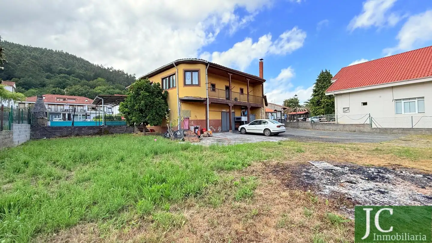 Vista exterior de Casa o chalet en venta en Rasines