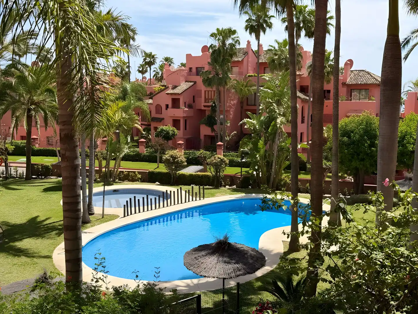 Apartment mit Pool zum Verkauf in Estepona Pueblo
