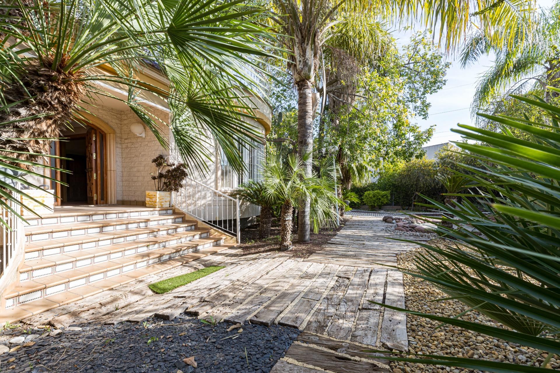 Vista exterior de Casa o xalet en venda en  Murcia Capital amb Jardí privat, Terrassa i Traster