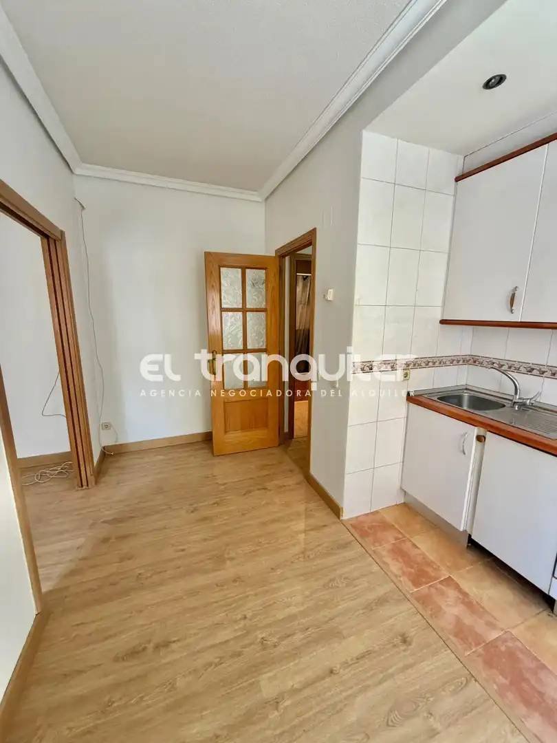 Kitchen of Flat for rent in Madrid  with Terrace and Washing machine