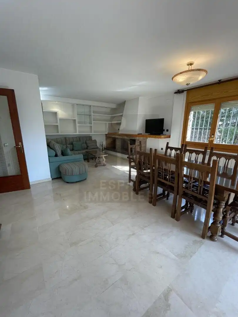 Sala d'estar de Casa o xalet en venda en Castellnou de Bages