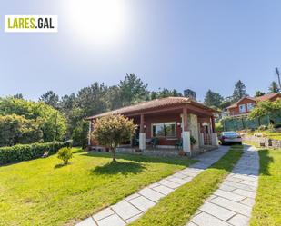 Jardí de Casa o xalet en venda en Cangas  amb Jardí privat, Terrassa i Traster