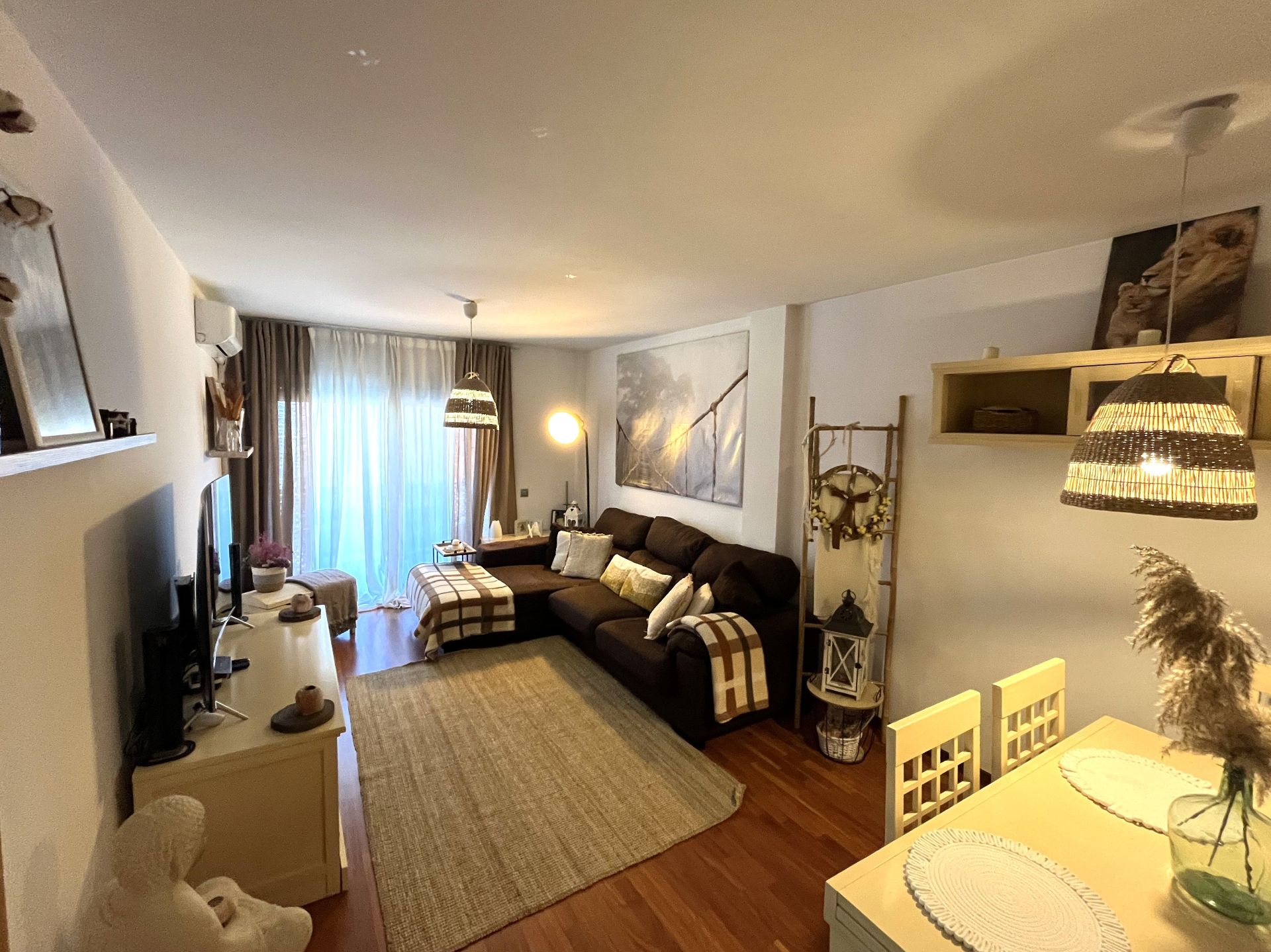 Living room of Flat for sale in Santa Coloma de Cervelló  with Air Conditioner, Heating and Parquet flooring