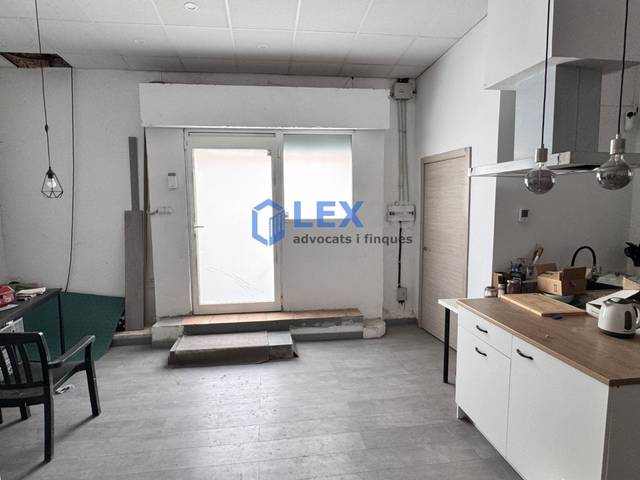 Local comercial en Venta en Carrer de les Agudes en Ciutat Meridiana