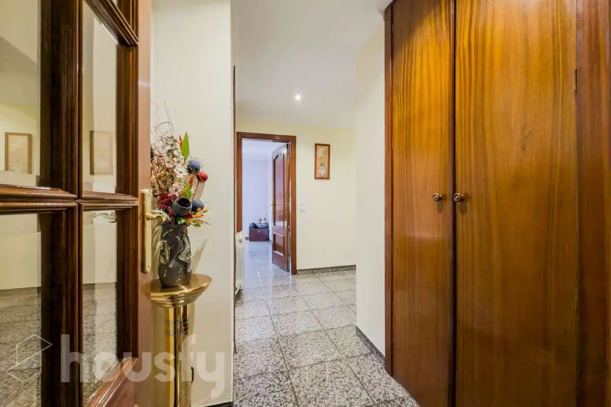 Houses for sale in Santa Coloma de Gramenet  with Air Conditioner, Heating and Private garden