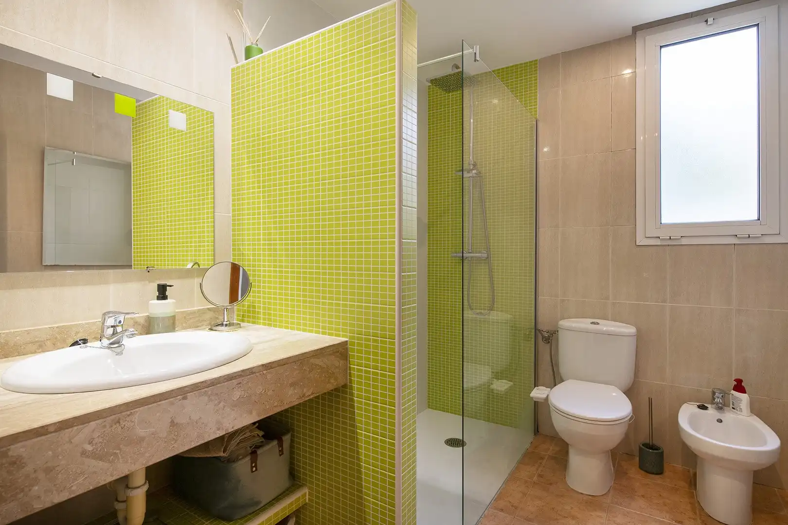Baño de Casa adosada en venta en Sant Julià de Ramis con Aire acondicionado, Calefacción y Terraza