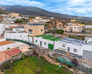 Vista exterior de Casa o xalet en venda en Arico amb Jardí privat i Traster