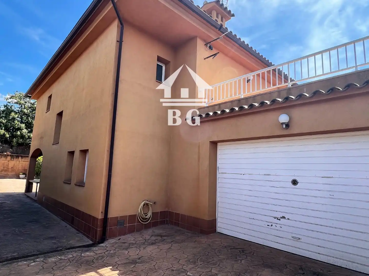 Vista exterior de Casa o xalet en venda en Lloret de Mar amb Calefacció, Jardí privat i Terrassa