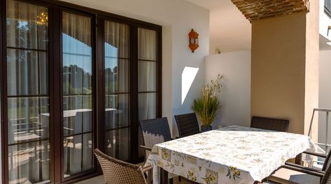 Foto 4 de Apartament en venda a Los Arqueros - Puerto del Almendro, Benahavís