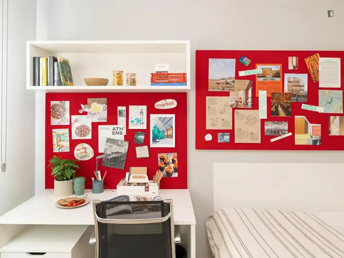 Bedroom of Flat for share in Madrid  with Air Conditioner, Heating and Swimming Pool