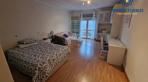 Foto 2 de Estudio de alquiler en Calle de Aixa 'la Horra', Camino de los Neveros - Serrallo, Granada