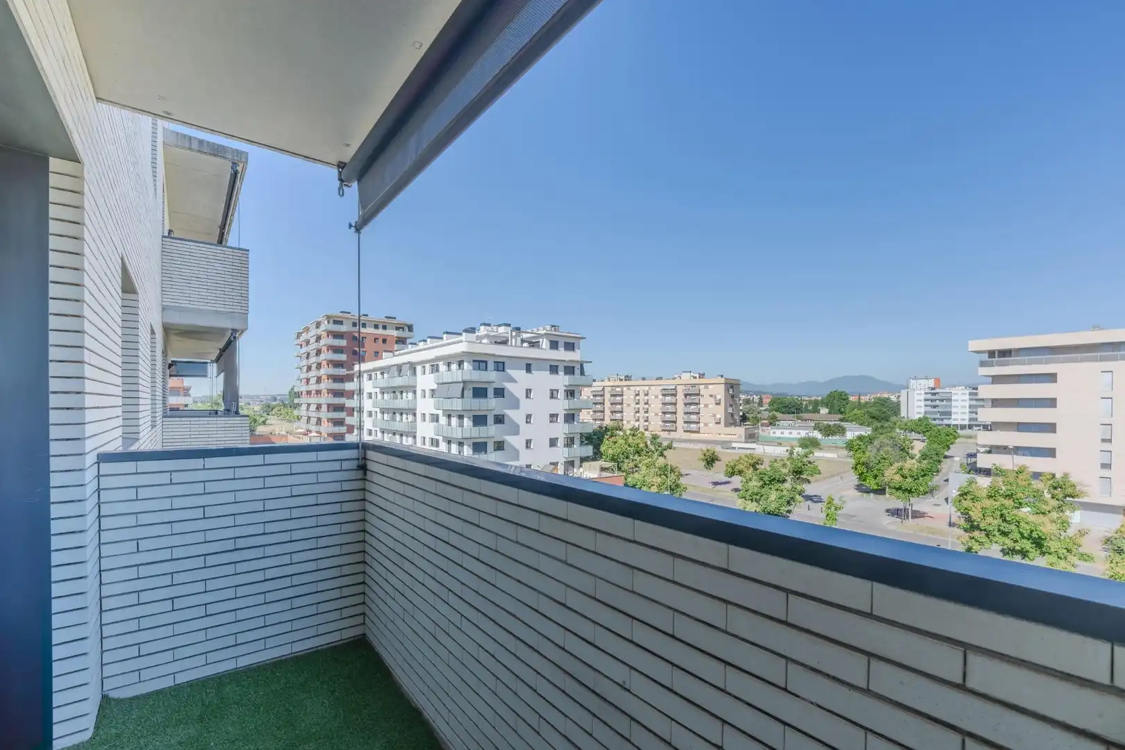 Terrasse von Wohnung zur Miete in Salt
