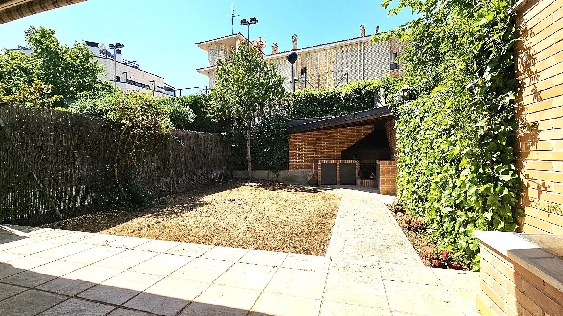 Jardín de Casa adosada en venta en Zaragoza con Aire acondicionado, Calefacción y Jardín privado