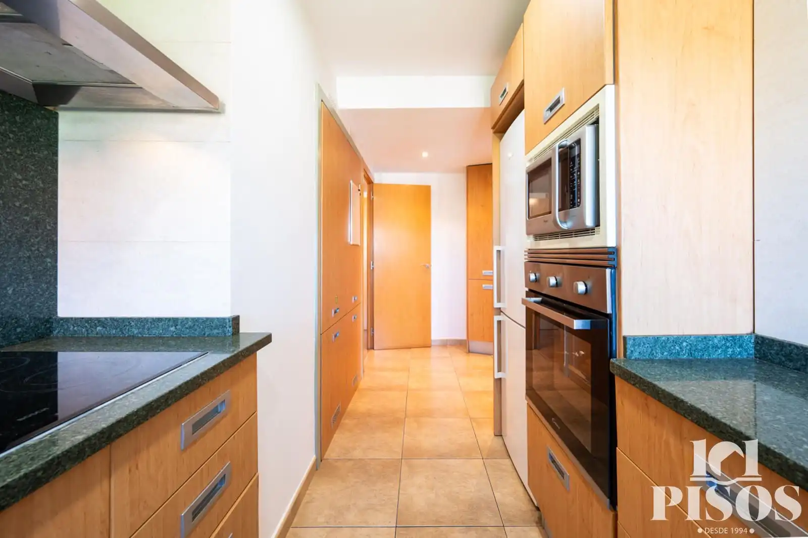 Cocina de Piso de alquiler en Sant Cugat del Vallès con Calefacción, Parquet y Terraza