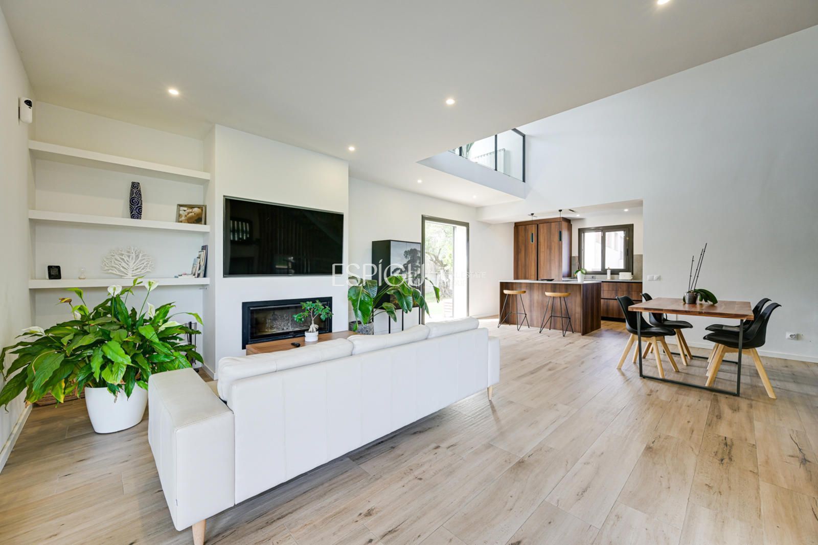 Living room of House or chalet for sale in Mataró  with Air Conditioner, Private garden and Terrace