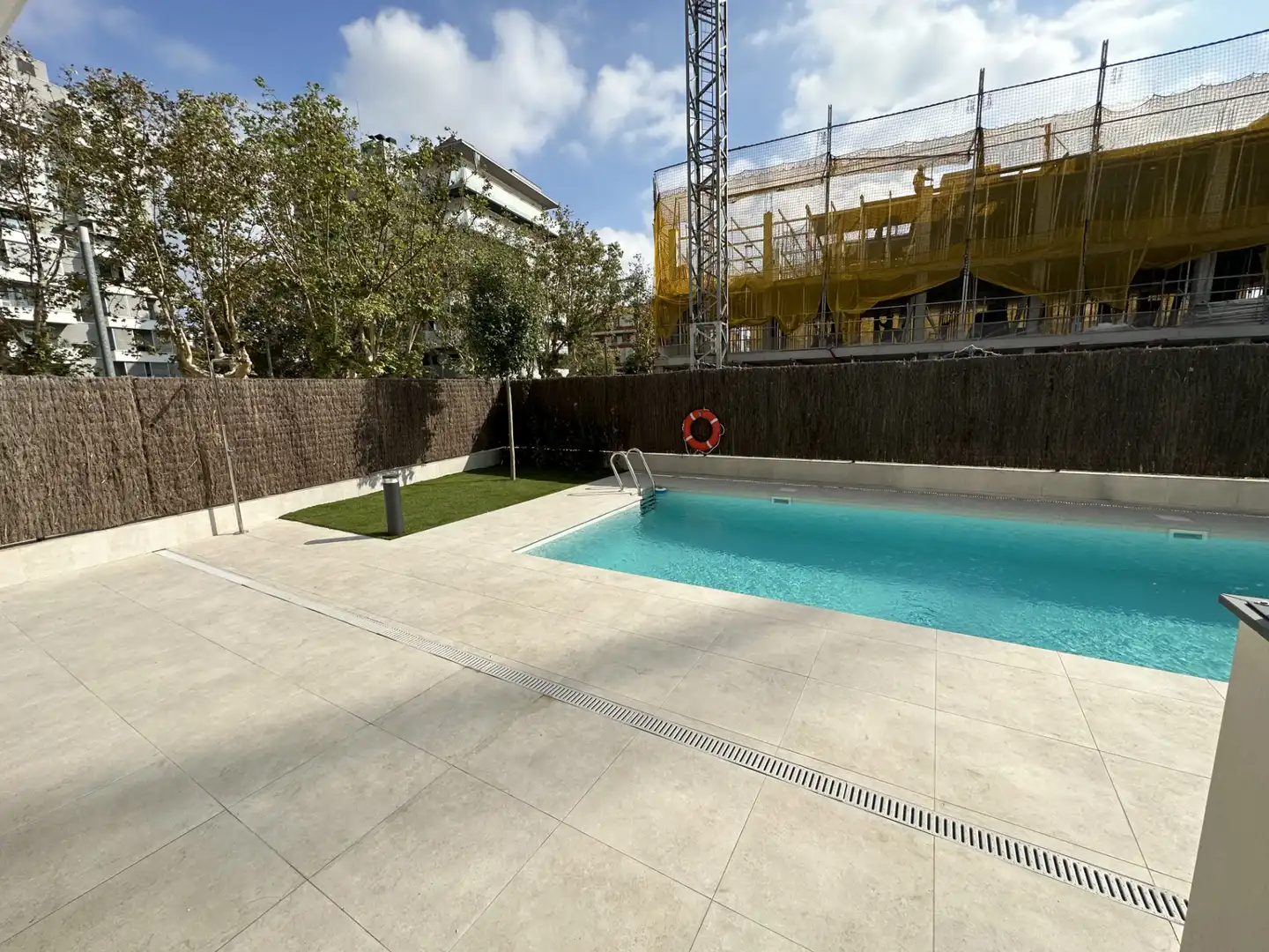 Swimming pool of Flat for rent in L'Hospitalet de Llobregat  with Air Conditioner, Parquet flooring and Oven
