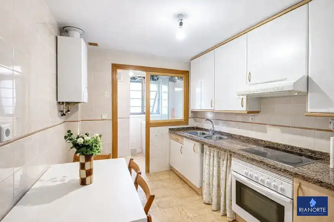 Piso con piscina en venta en Calle Castillo de Gauzón, imagen 15