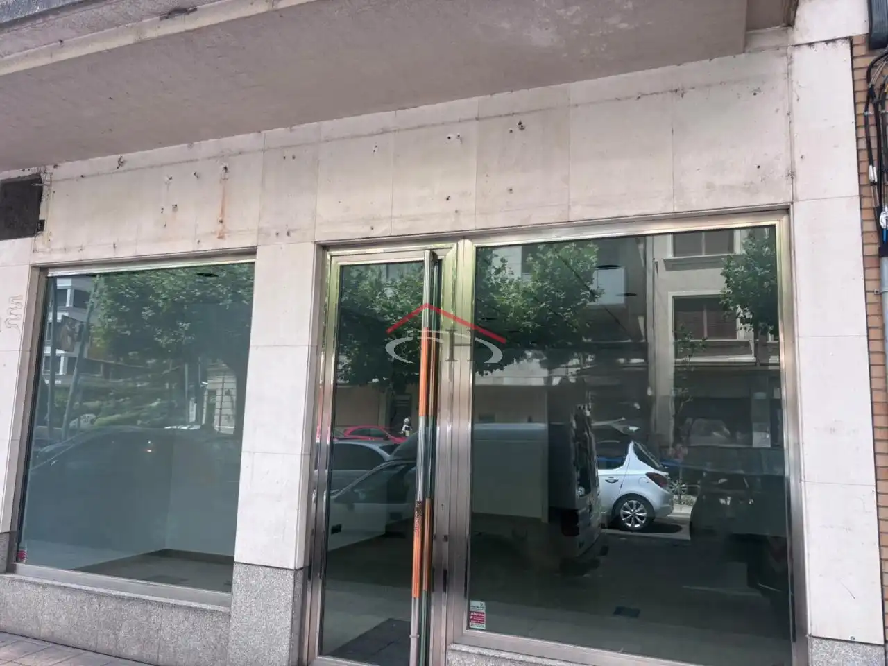 Local comercial en venda a Avenida Lancia, imagen 4