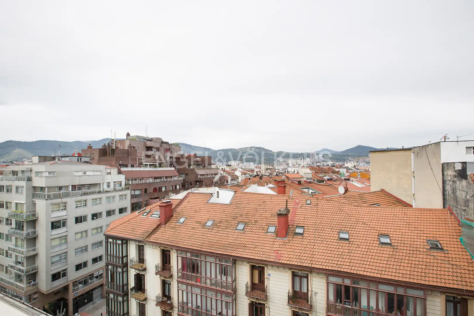 Vista exterior de Ático en venta en Bilbao  con Calefacción, Parquet y Terraza