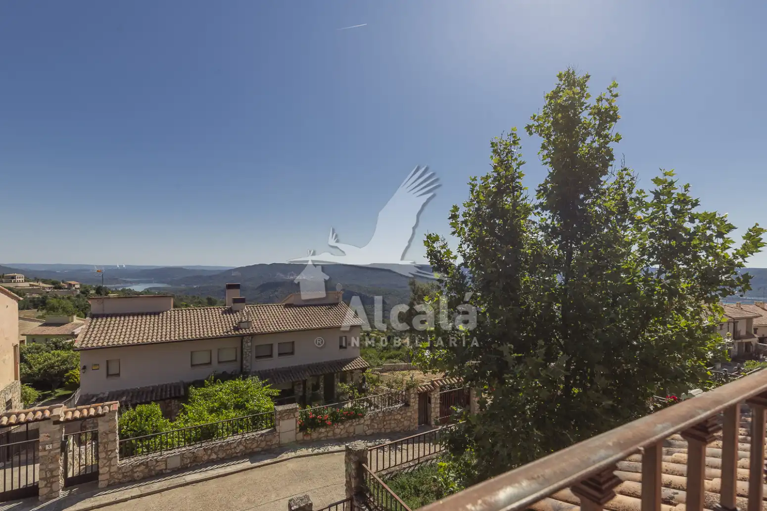 Jardí de Casa adosada en venda en Alocén amb Calefacció