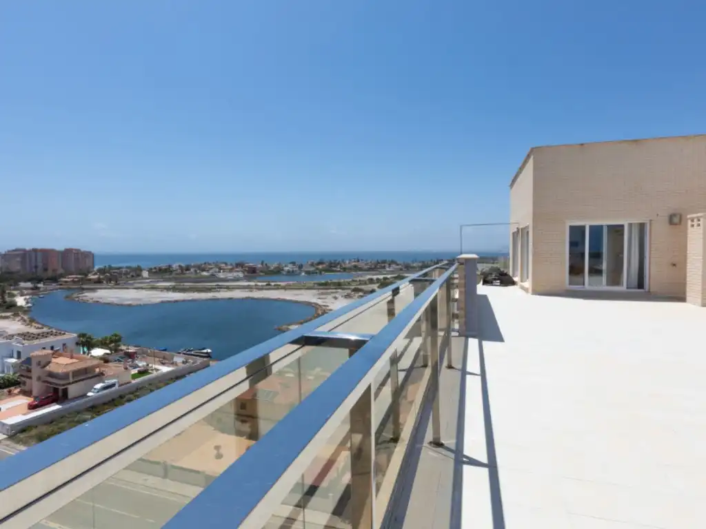 Terraza de Ático en venta en La Manga del Mar Menor con Piscina y Piscina comunitaria