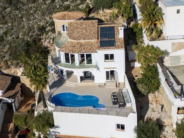 Casa amb piscina en venda a Casco Urbano