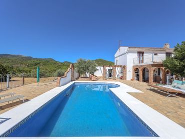 Maison avec piscine à vendre à Yunquera