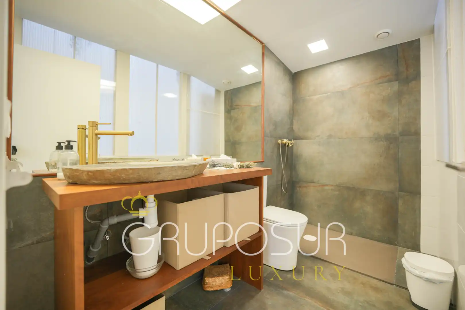 Badezimmer von Einfamilien-Reihenhaus zum Verkauf in Valladolid mit Klimaanlage, Heizung und Terrasse