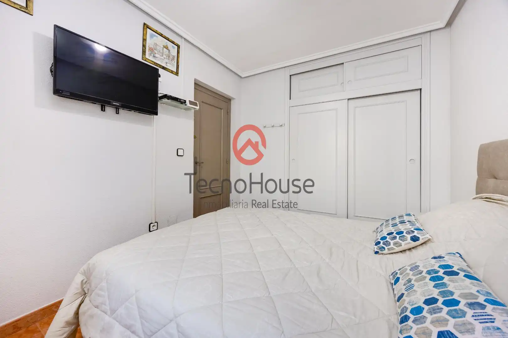 Habitación de Casa adosada en venta en Orihuela con Aire acondicionado, Jardín privado y Amueblado